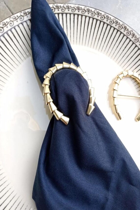 Set Di 12 Portatovaglioli Metallici A Forma Di Cavallo In Piedi, Colore Oro: Eleganza Per La Tua Tavola - 4