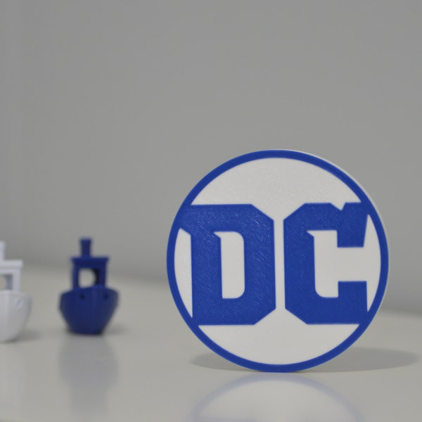 DC Comics 3D Sign with Accent Colour (4 Inches) | 3D-Printed | High-Quality | Accurate Colours | Logo Sign | Shelf Decoration