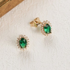 14K Emerald Solid Gold Oval Shaped Earrings, Green Gemstone Earrings, 14K Real Gold Stud Emerald Earrings, Vintage Emerald Studs