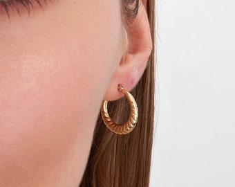 14K Gold Shrimp Hoop Earrings, Oval Hoops with Spiral Finishing, Real Solid Gold Everyday Earrings for Women, REAL GOLD Hoop Earrings