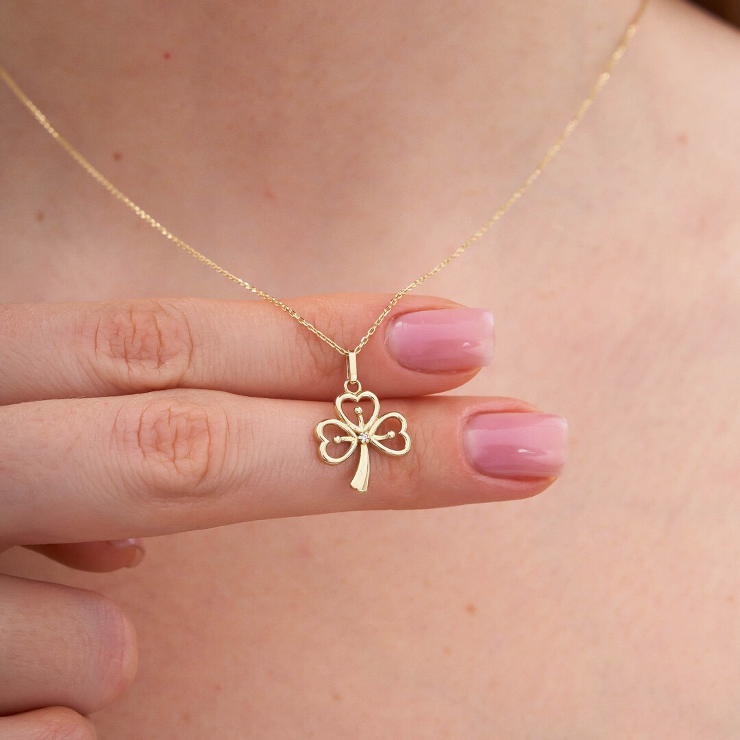 Solana Gold Clover Pendant Necklace