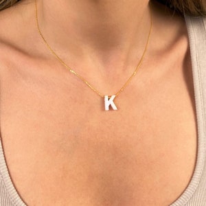 Collar con inicial, collar con letras, collar con inicial de ópalo, collar con letras de ópalo, collar con inicial para mamá, letra grande, inicial grande, día de la madre