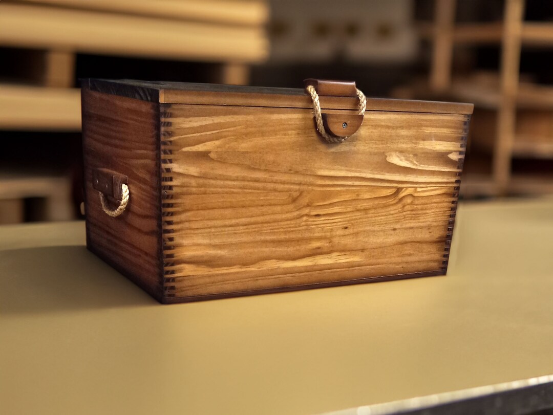 Wooden Box with Rope Handles – taylorsvillecrate