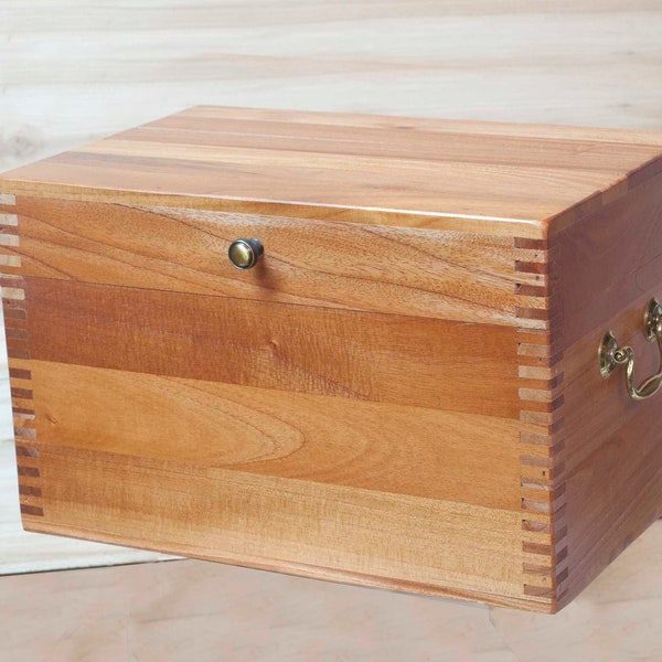 Cedar Wooden Box | Cedar Keepsake Box | Wooden Trinket Box | Cedar Box