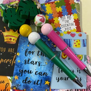 Monstera Leaf Pen, Journaling Pen, Best Journaling Pen, Journal Writing Pen, Gift Pen, Beaded Pen,  Flamingo Charm Pen, Plant Lover Pen