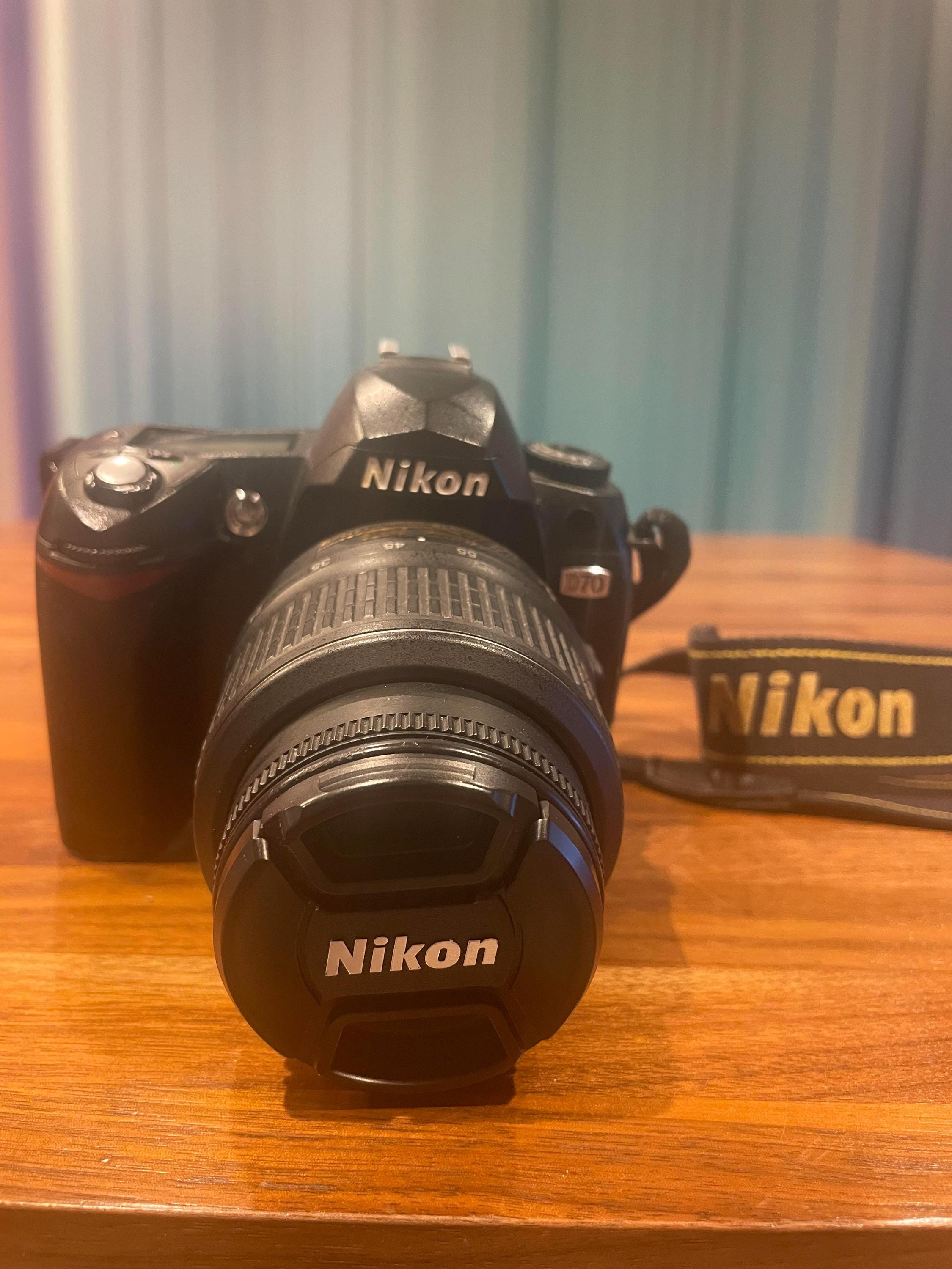 ニコンD70 デジカメ　NIKKOR　AF-S　18-55㎜　レンズセット美品 Amazon | Nikon D70 デジタル一眼レフカメラ レンズキット [AF-S