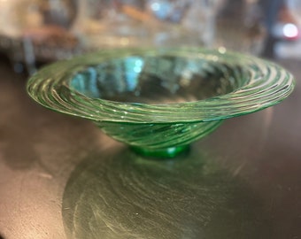 Vintage Fostoria Green Glass Swirl Heirloom Vase Bowl