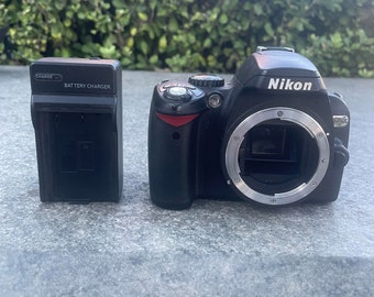 Nikon D40X 10.2 MP Digital SLR Camera - Black (Body Only) + Charger OEM Battery