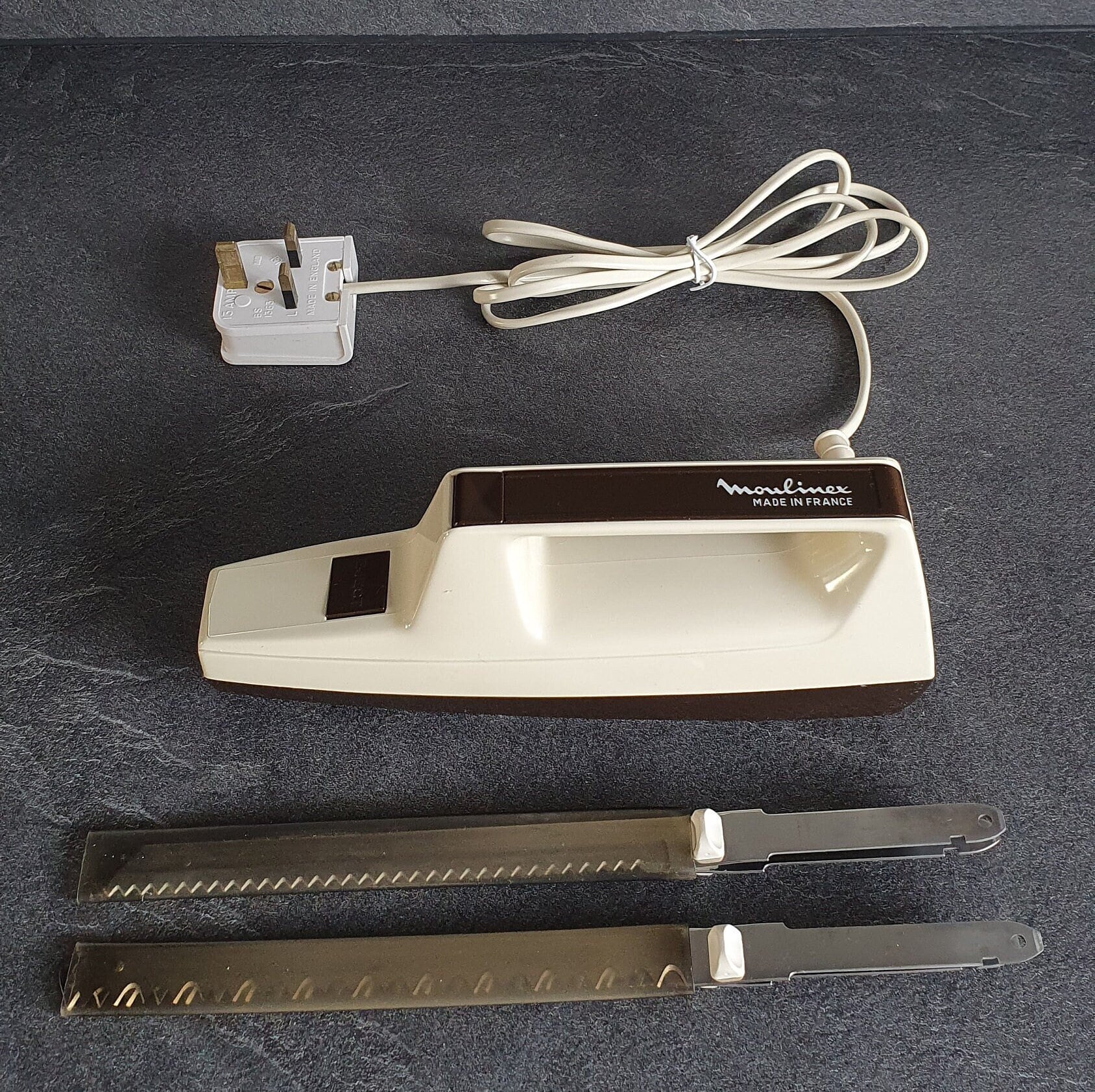 Vintage Moulinex 246 Electric Carving Knife Kitchen Retro Working 2x Sets  Blades 1970s Cream/brown VGC French France Chef Retro Prop 