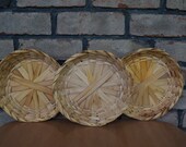 Vintage Wicker Plate Setting Set of 3, Vintage Picnic Supplies, Wicker Paper Plate Holder, 70s Wicker Decor, Vintage Basket Wall Hanging