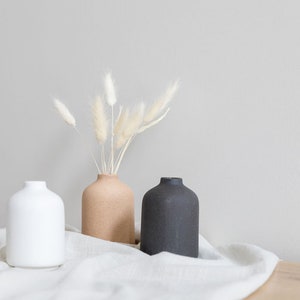 Minimalist Ceramic Bud Vase, vase for dried flowers
