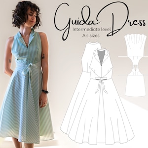 Puede incluir: Un vestido a rayas azules y blancas con cuello y un lazo en la cintura. El vestido es sin mangas y tiene una falda completa. El vestido se muestra en una modelo y también como un dibujo de línea.