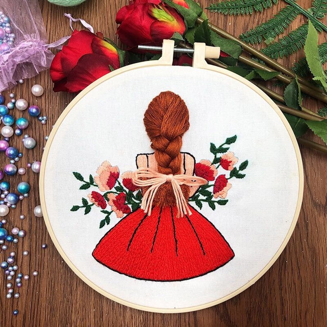 Beginner Friends DIY Embroidery Kit. Gift Ideas for Her. Gift Ideas for  Mom. Hoop Art. Hand Embroidery Kit Project. 