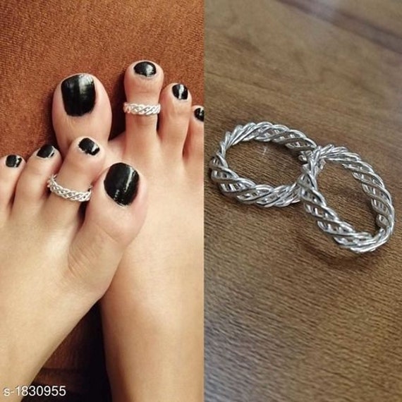 SilverMerc Designs Toe Rings : Buy Silvermerc Designs Floral Toe Ring (Set  of 3) Online | Nykaa Fashion.