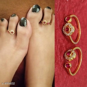 Indian Traditional Wedding Gold Oxidized Designer Toe Ring/Metal Brass Adjustable Toe Ring/ Women Party Wear Toe Ring/Bridal Party Wear Ring image 1