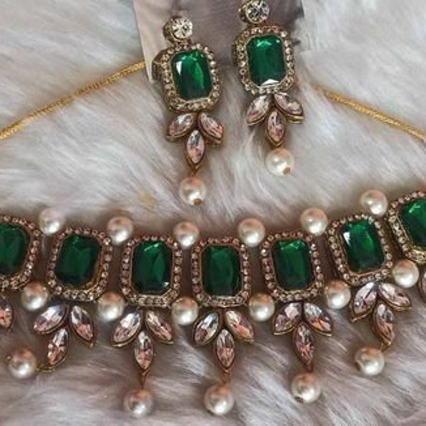 Beau ras de cou vert lourd avec boucles d'oreilles/collier de pierres/bijoux pour fille/parure de bijoux pour femme/boucles d'oreilles/bijoux lehnga