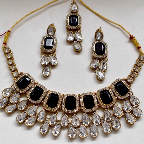 Black kundan necklace/Black choker set/fashion jewellery/black necklace/necklace for black dress/wedding necklace/wedding jewellery