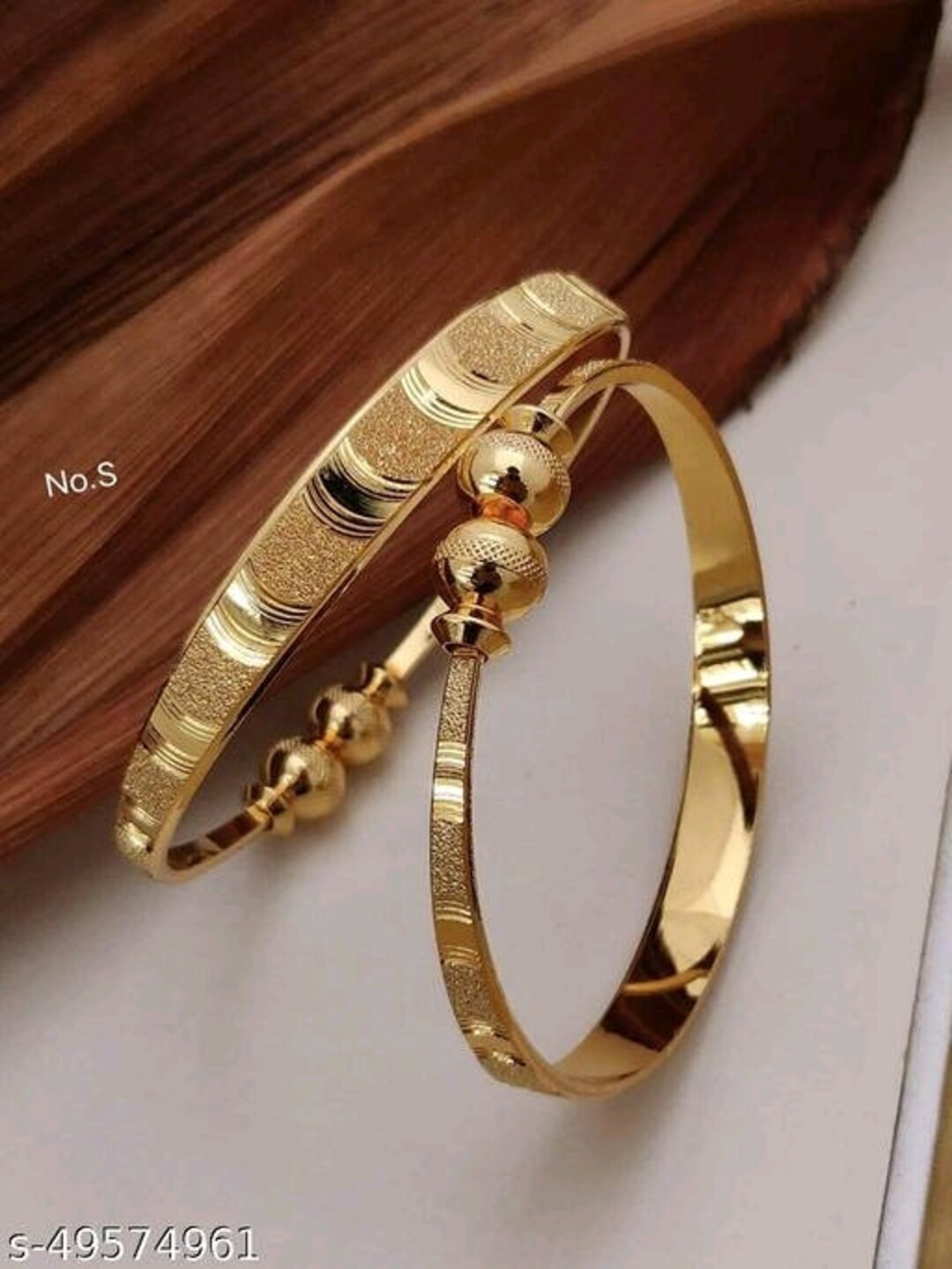 Machine cut gold store bangles design