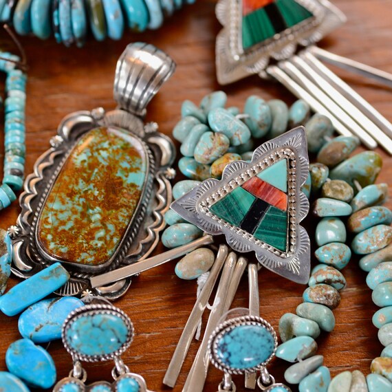 Native American Ornate Turquoise Pendant by Rober… - image 7