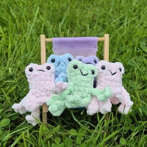 Tiny Baby leggy froggie