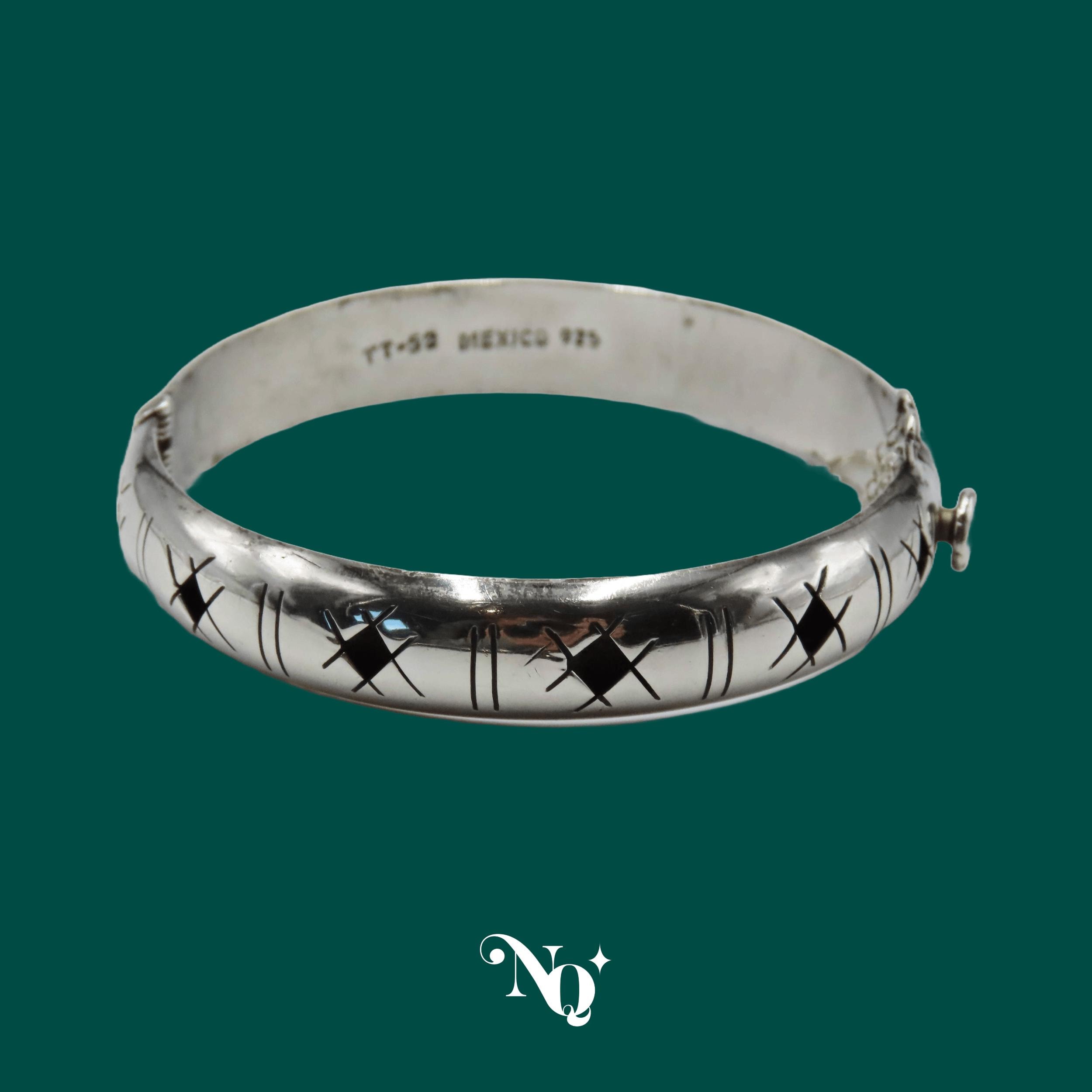 Mexican 925 Sterling Silver Bangle Marked 'TT-52' With