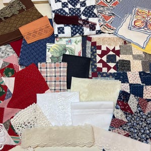 Il kit Quilters Dream Junk Journal da 250 pezzi + edizione limitata include tessuti, pezzi di trapunta vintage in sacchi di mangime, carta da parati, effimeri, finiture