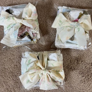 Pacote de retalhos de tecido vintage: rendas, guardanapos e pedaços de lençóis