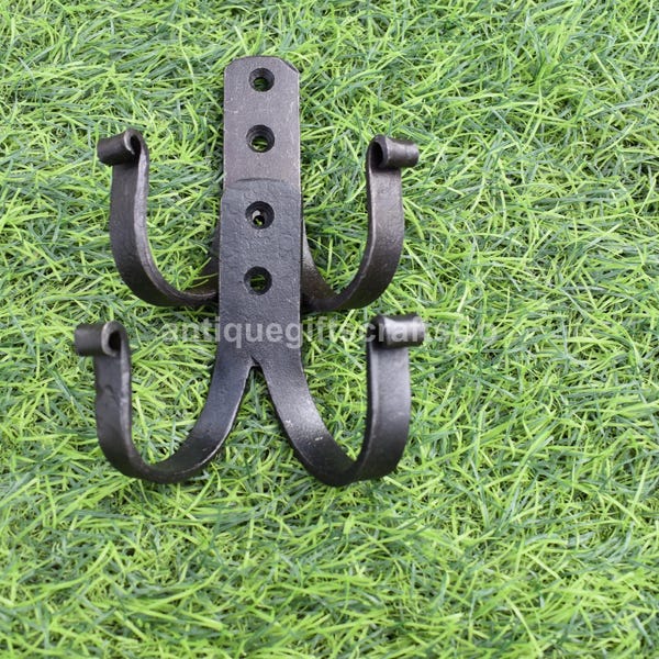 Hand-Forged Medieval Iron Wall Hooks – Rustic Blacksmith Hardware – Set of 2
