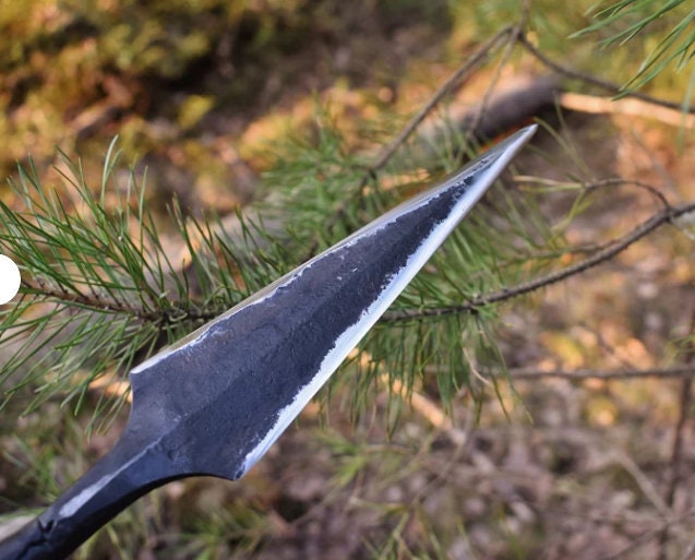 Ancienne Tête De Lance En Fer Forgé à La Main – D’origine 1850 – Poids Lourd – Forme En V
