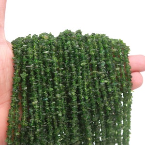 AAA+ Kromdiopside Oslipade Chippärlor, 34 Tums Sträng
