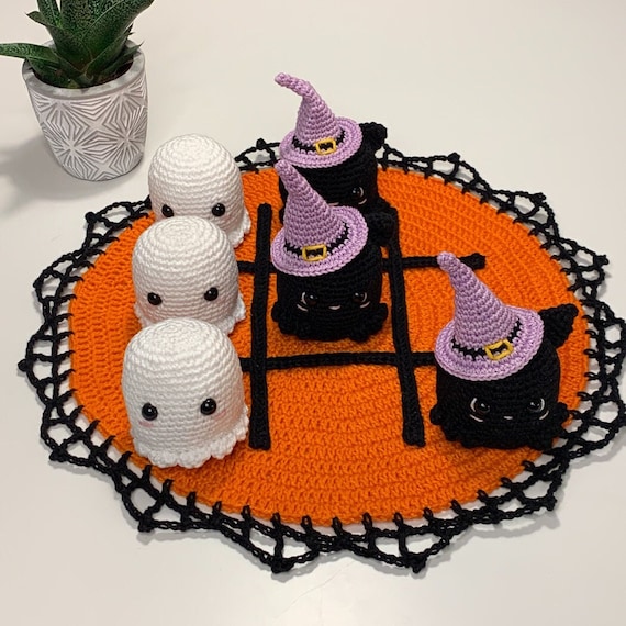 Crochet Halloween Tic Tac Toe Pattern, Ghosts & Witch Cats game (PDF)