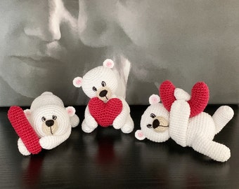 Crochet pattern Valentines Day Bears saying I Love U, English US Terms & Swedish, Virmönster alla hjärtans dag nallar