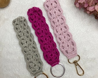Crochet pattern Wristlet, Keychain, English (US Terms) & Swedish