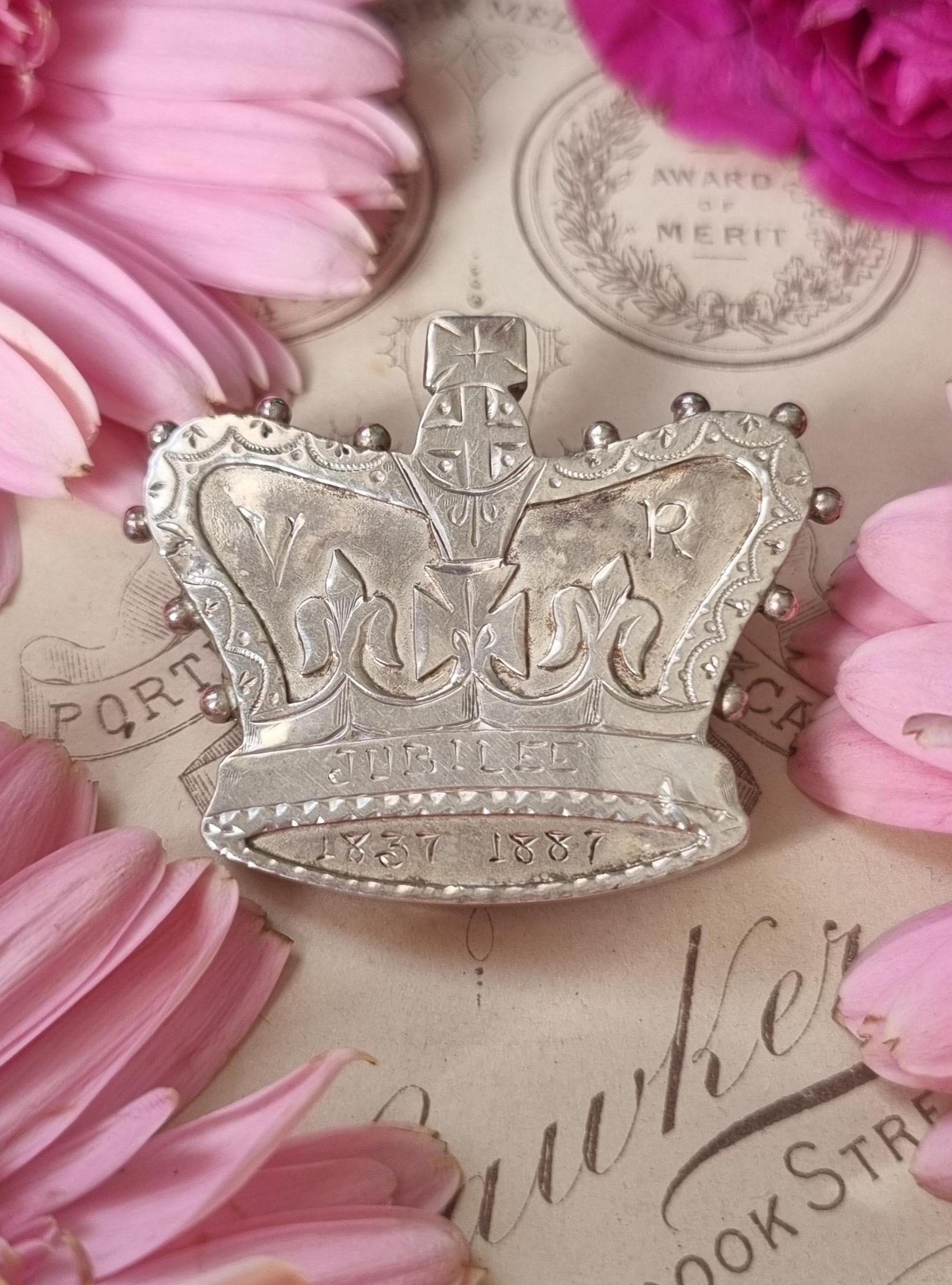 英国アンティーク ヴィクトリアン 925シルバー クリソプレーズ ブローチ帯留め Queen victoria brooch - Etsy 日本