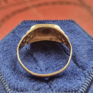 Vintage 9ct Gold Millenium Mark 2000 Cross Signet Ring image 5