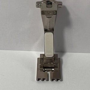 Bernina OLD style presser feet - 5, 7 and 9 groove pintuck, braiding foot/large cording, 2mm and 4mm lap hemmer, tailor tack