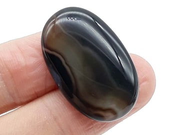 Banded Agate Cabochon Gemstone, 20 Carat (28X18X5 MM)