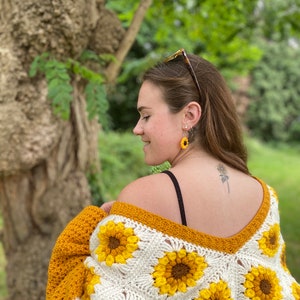 Crochet sunflower cardigan | handmade granny square chunky cardi floral flower