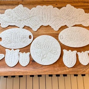 Filz Regalia Set, Perlen Regalia Muster, Haarspange, Haarband, Ohrringe, Haargummis, Medaillon