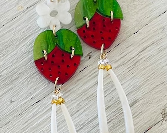 Strawberry dentaltion shell dangle