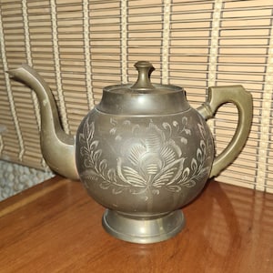 ANTIQUE BRASS KETTLE, Large Vintage Brass Teapot, Brass Coffee Kettle, Coffee Pot, Brass Kitchen, Asian Brass, Kettle, Teapot