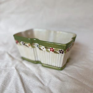 Green Petals Temptations by Tara 1 Qt Baker Casserole Dish with Hot Plate