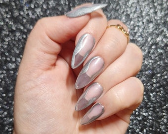 Euphoria Hourglass Nails - Luxury Handmade Press On Nails | Mix and match Design | Maddy Nails | Hourglass | Euphoria | Chrome Nails