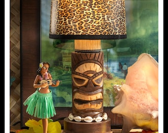 Lámparas Tiki Grupo n.° 1. ¡Combina las pantallas que quieras! Consulta la sección "Solo pantallas Tiki" para encontrar la pantalla que te interesa.