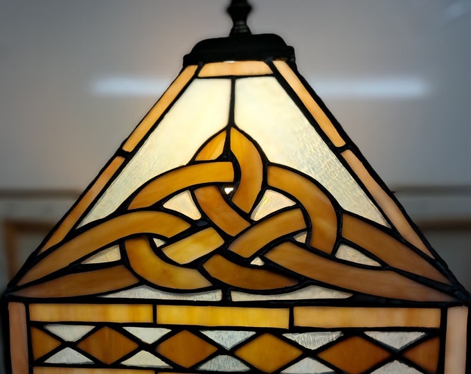 Trinity Knot Stained Glass Lamp