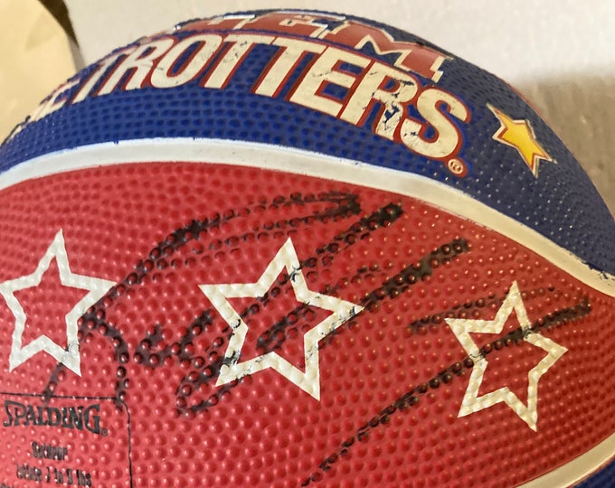 Vintage Signed Harlem Globetrotters Basketball NY