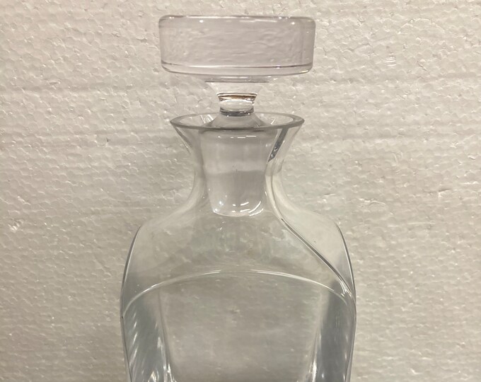 Glass Whiskey Decanter: Barware with Stopper