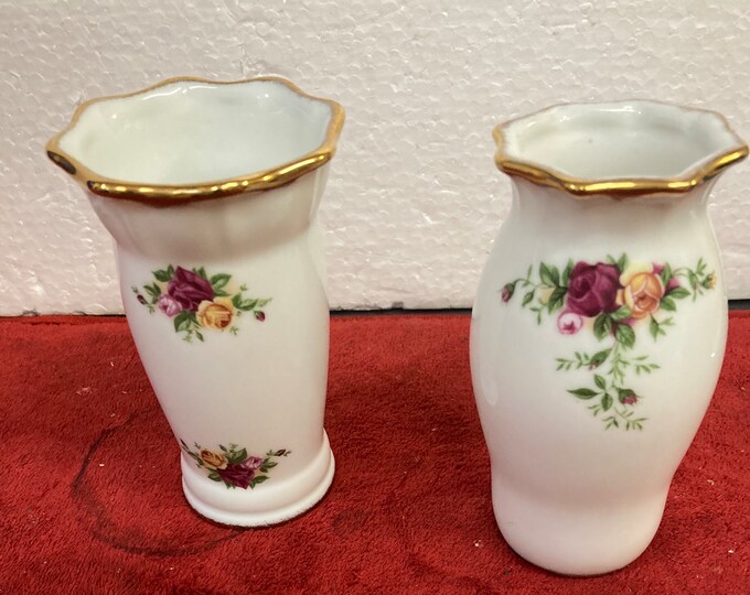 Set of  Two Royal Albert Old Country Roses In White Bone China