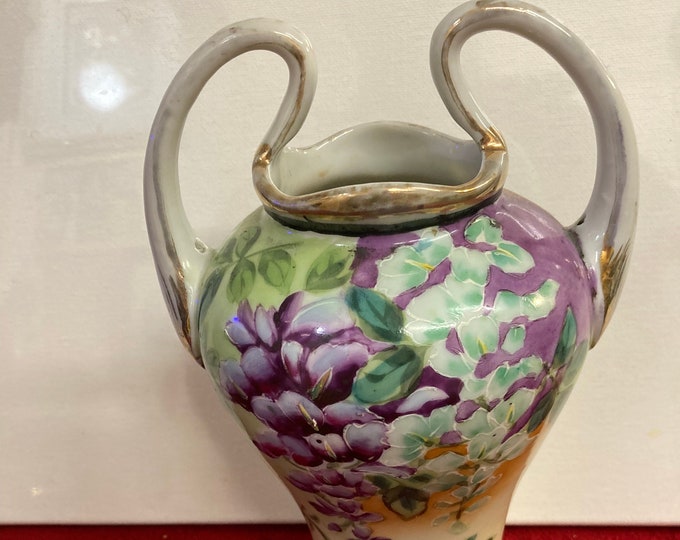 Vintage Mid-Nippon Era Antique  Vase . Made In Japan