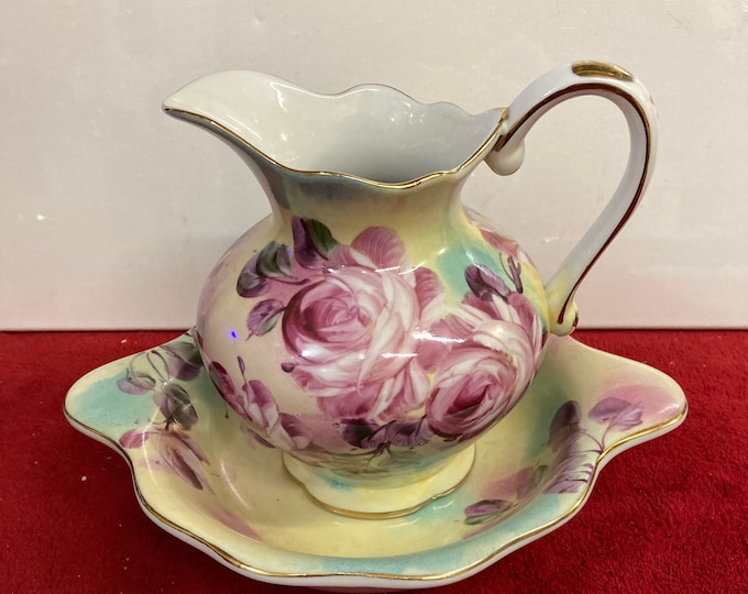 Bowl and Pitcher Set. Reproduction.